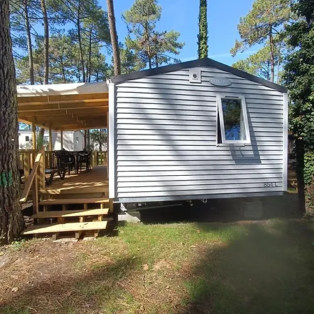 Campsite Mobil'home Pmr Sous Les Pins !